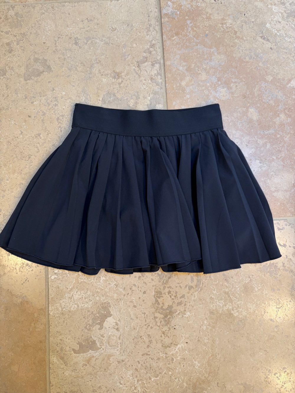 Aritzia Tna Action navy skirt